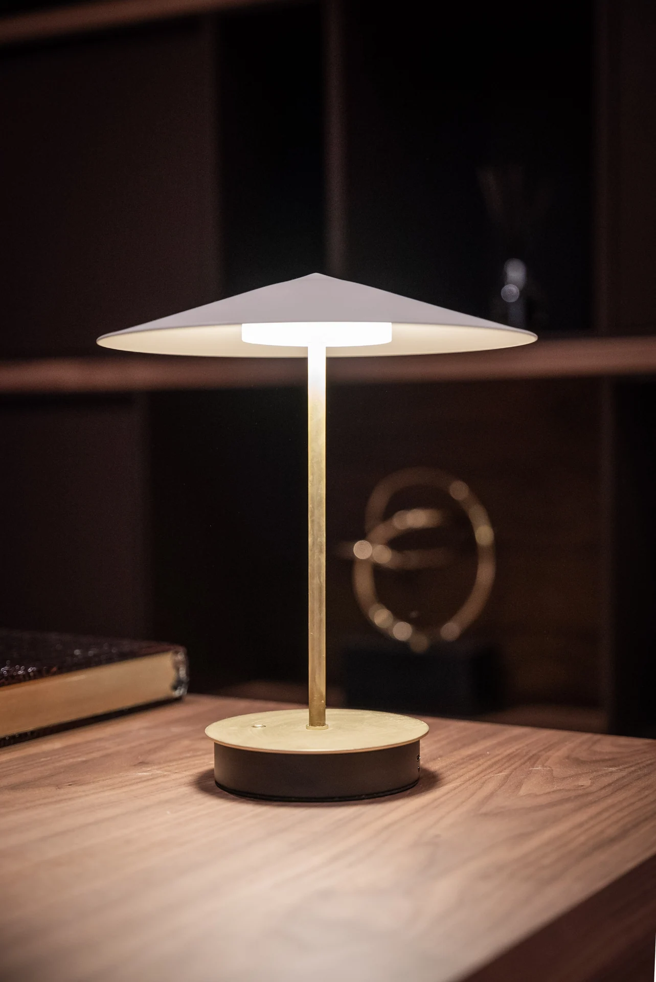 Table lamp and decorative objects